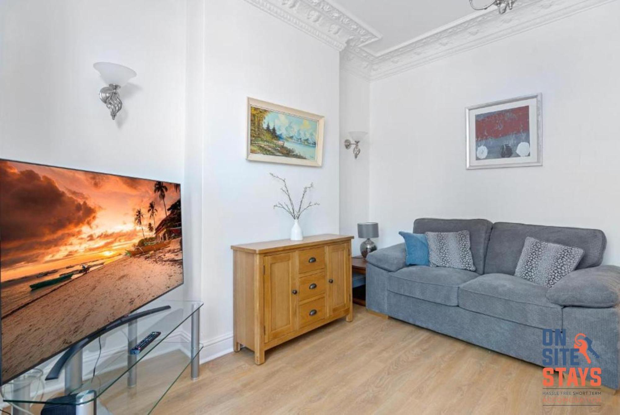 Onsitestays - Tranquil 2 Bedroom With Large Kitchen, Private Garden Near Wimbledon Station Appartamento *