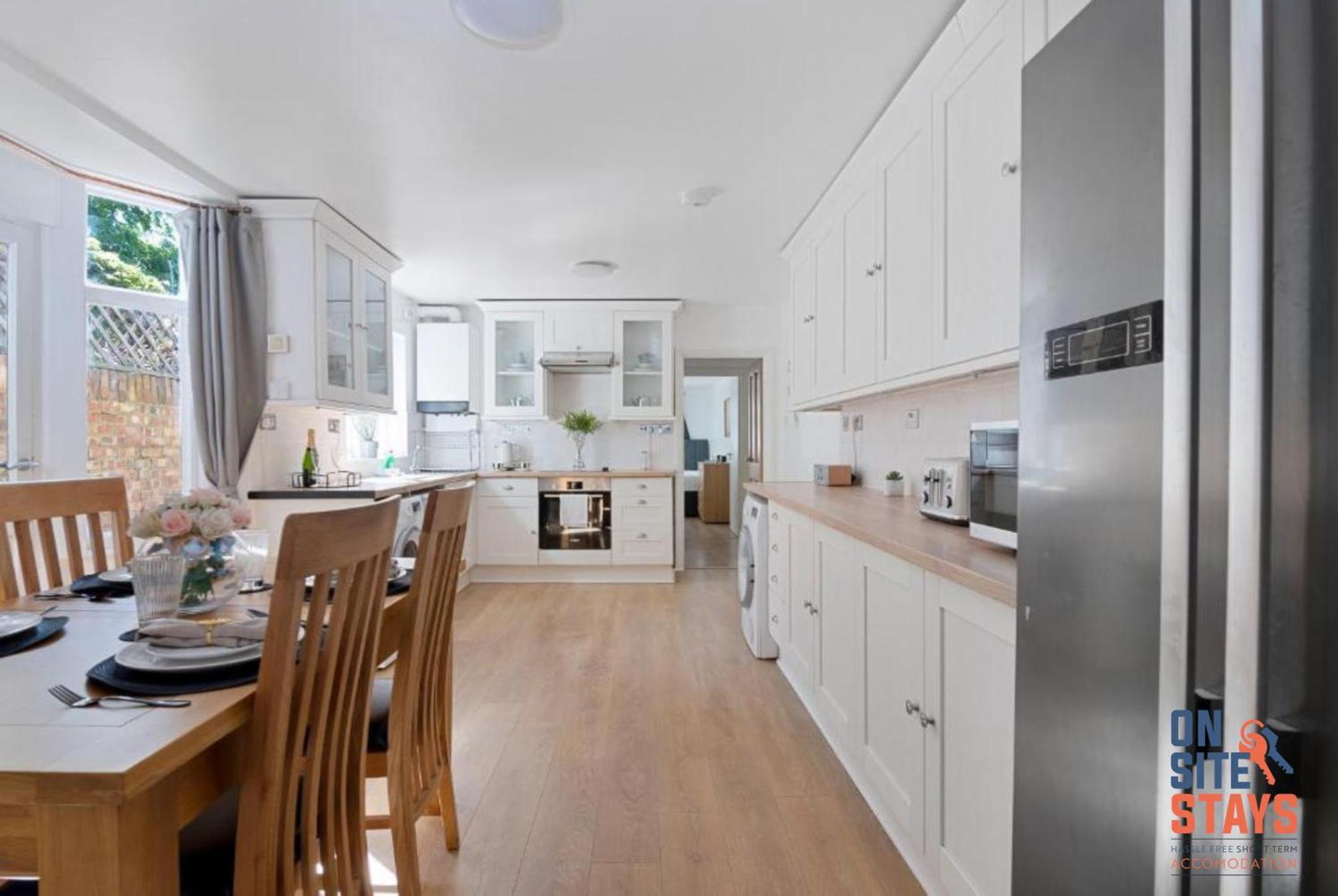 Appartamento Onsitestays - Tranquil 2 Bedroom With Large Kitchen, Private Garden Near Wimbledon Station