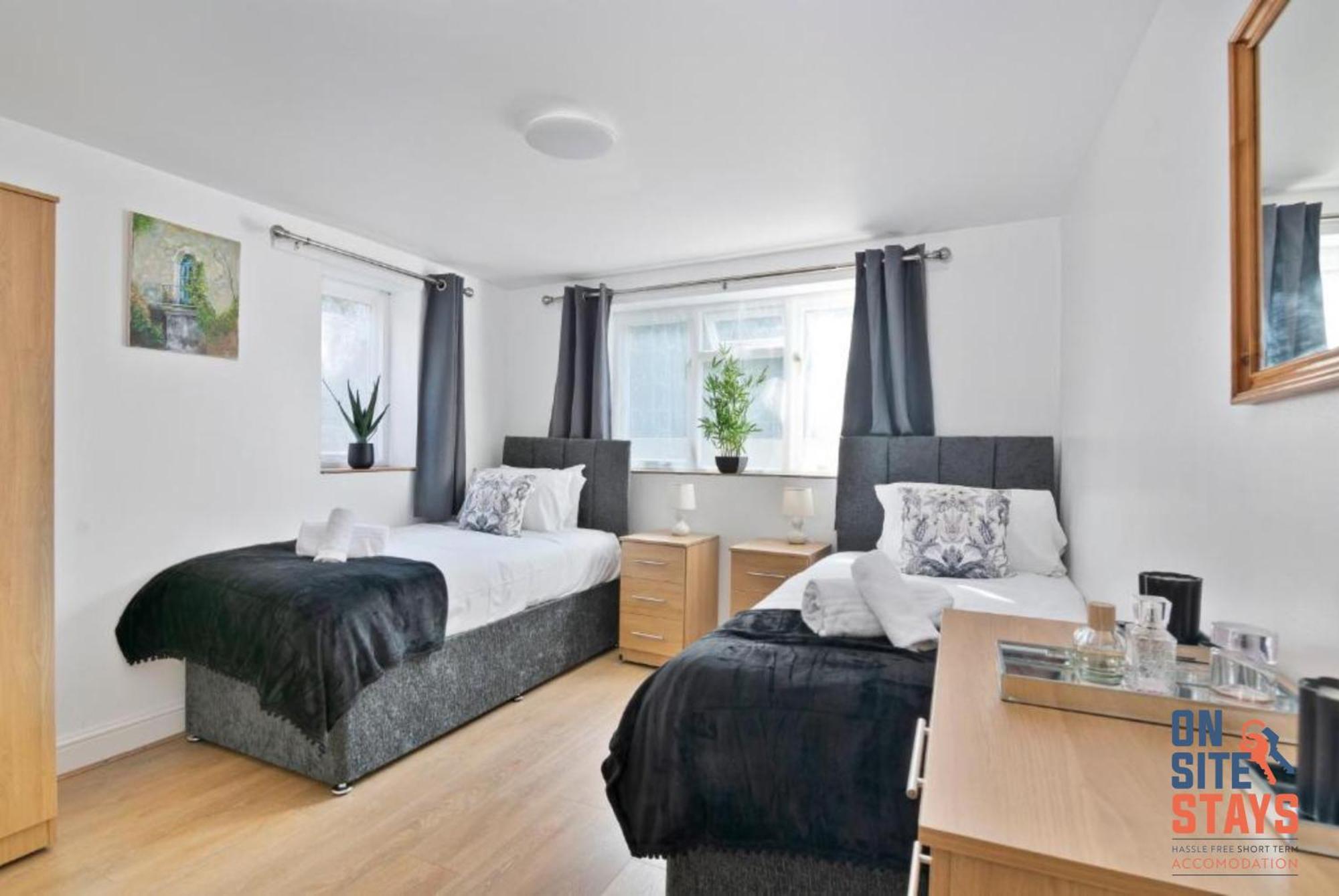 Appartamento Onsitestays - Tranquil 2 Bedroom With Large Kitchen, Private Garden Near Wimbledon Station Londra