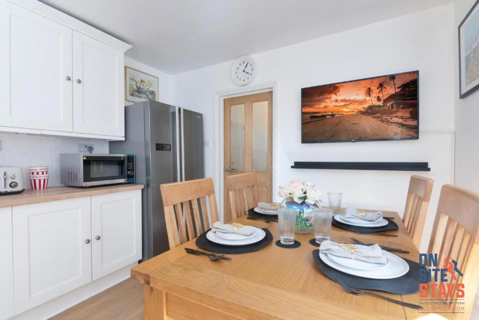 Onsitestays - Tranquil 2 Bedroom With Large Kitchen, Private Garden Near Wimbledon Station Appartamento Londra