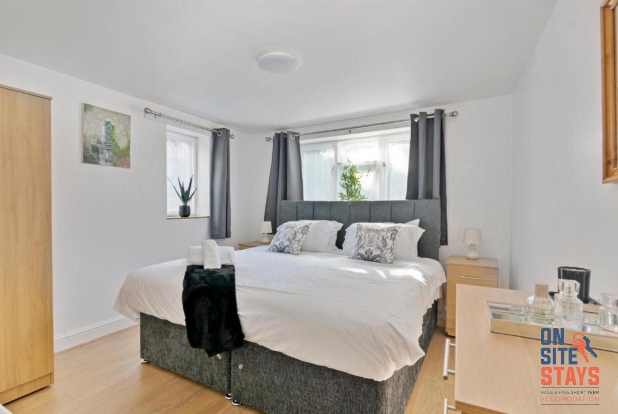 Onsitestays - Tranquil 2 Bedroom With Large Kitchen, Private Garden Near Wimbledon Station Appartamento *