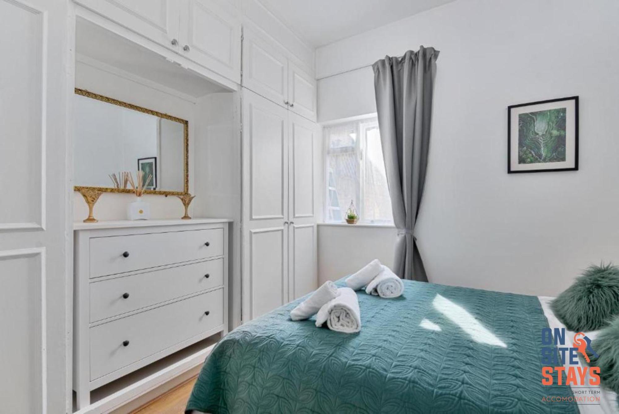 Appartamento Onsitestays - Tranquil 2 Bedroom With Large Kitchen, Private Garden Near Wimbledon Station Londra
